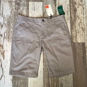 Mens Flat Front Shorts NWT Size 32